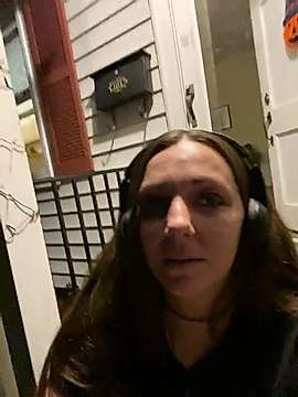 MissShoe naked stripping on cam for live sex video chat