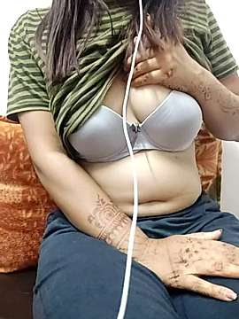 SIYA2010 naked stripping on cam for live sex video chat