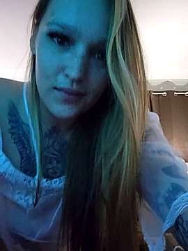 SlutyNicole naked stripping on cam for live sex video chat
