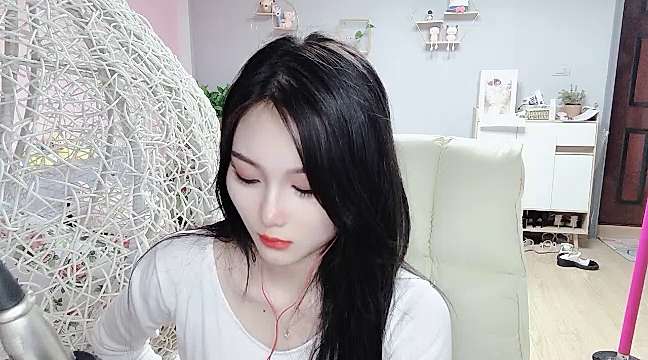 xiao-yuer naked stripping on cam for live sex video chat