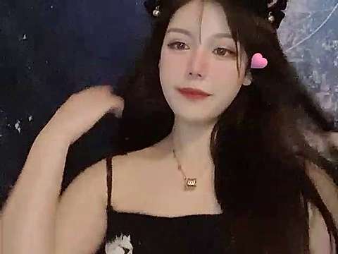Xwanwanbaby naked stripping on cam for live sex video chat