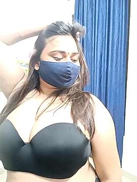 yoursnishaa naked stripping on cam for live sex video chat