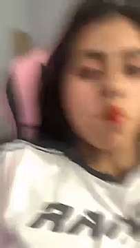 Alannafoxyy naked stripping on cam for live sex video chat