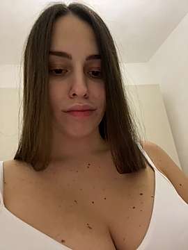 AmandaXxx_ naked stripping on cam for live sex video chat