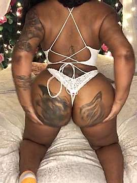 AmberFlorez naked stripping on cam for live sex video chat