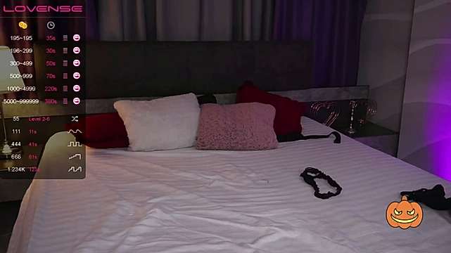 Ashlee_Blue naked stripping on cam for live sex video chat