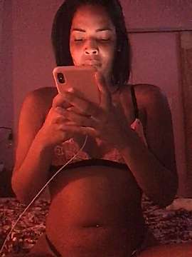 Danadaraissa23 naked stripping on cam for live sex video chat