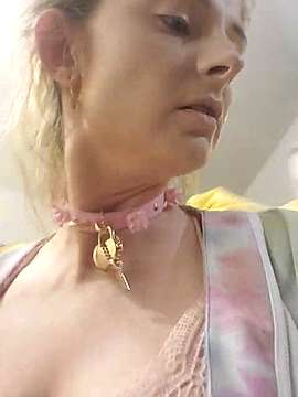 goddessofthenight95 naked stripping on cam for live sex video chat