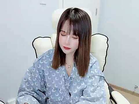 HK-Kitty naked stripping on cam for live sex video chat