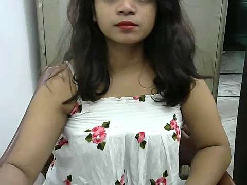 hotpoo_ naked stripping on cam for live sex video chat
