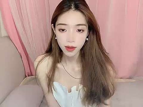 LEXIEBABY naked stripping on cam for live sex video chat
