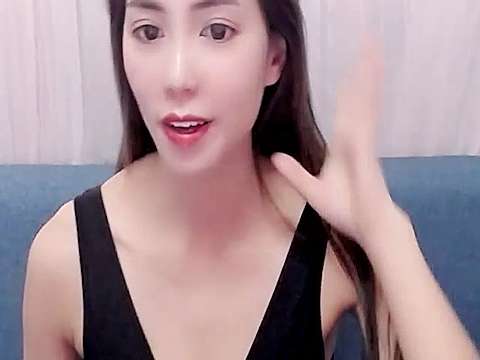 LINGLONG-520 naked stripping on cam for live sex video chat
