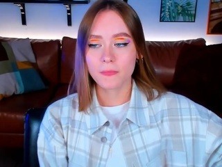 LoriLewiz naked Live Sex Chat Room