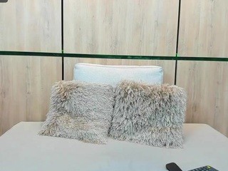 Mia-Pouline naked Live Sex Chat Room