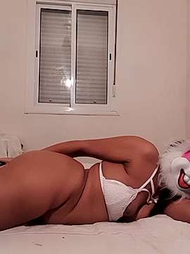 Noha-r naked stripping on cam for live sex video chat