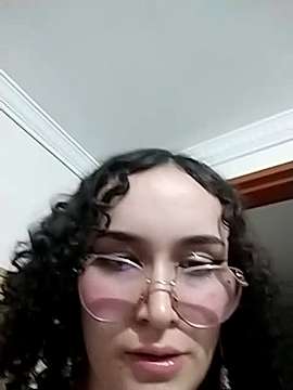 RaquelGoez_ naked stripping on cam for live sex video chat