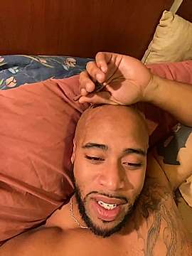 Rollerman610 naked stripping on cam for live sex video chat