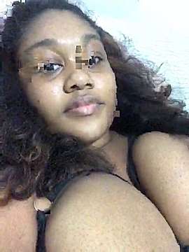 SpittingCandy naked stripping on cam for live sex video chat