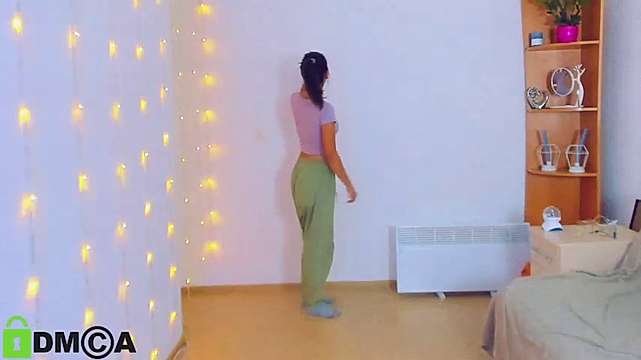VERONIKA_NIKA naked stripping on cam for live sex video chat