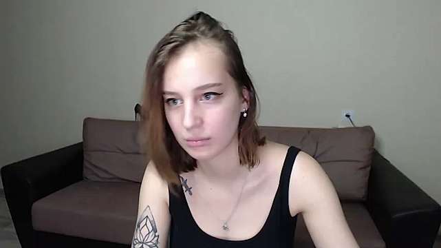 AnnyCouple naked stripping on cam for live sex video chat