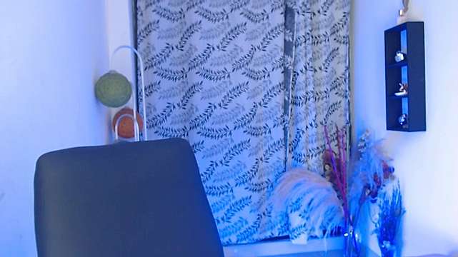 chelsie_hott naked stripping on cam for live sex video chat