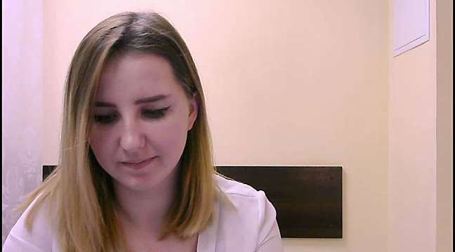 Fionaswons naked stripping on cam for live sex video chat