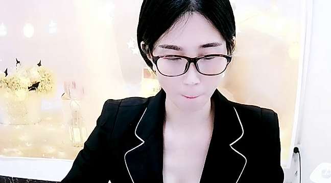 J_FENG520 naked stripping on cam for live sex video chat