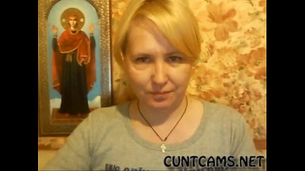 Mature Mom Flashes With Her Webcam – More at cuntcams.net