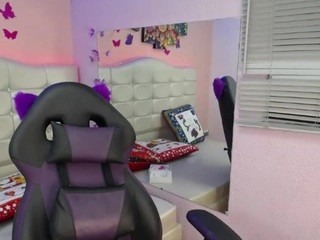 Paulina-cum naked Live Sex Chat Room