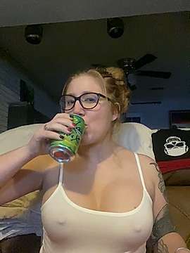 cherrycherry6969 naked stripping on cam for live sex video chat