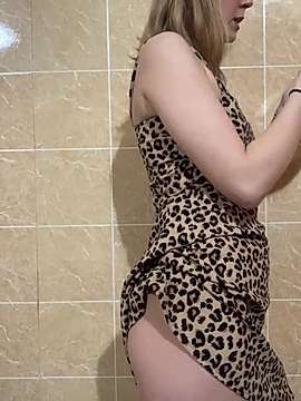 Fire__Foxy naked stripping on cam for live sex video chat