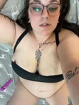 Kath4x4qc naked stripping on cam for live sex video chat