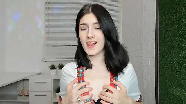 Lis_weena naked stripping on cam for live sex video chat