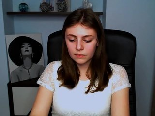 Lorraine-Jones naked Live Sex Chat Room