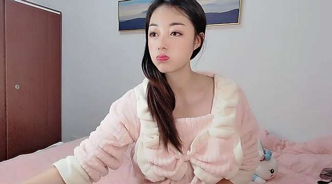 MStand naked stripping on cam for live sex video chat