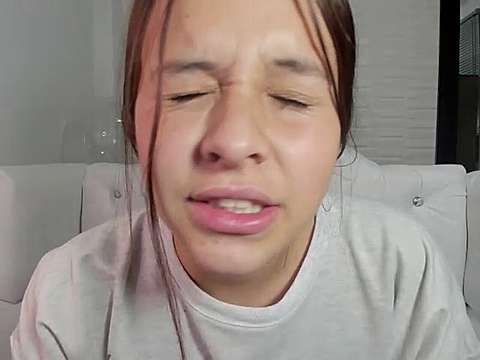 noah_cirus naked stripping on cam for live sex video chat