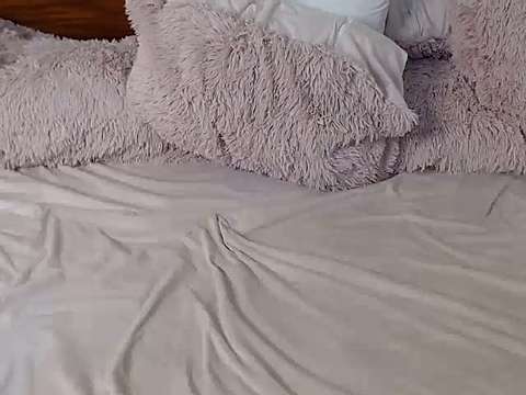 Weendy_wet naked stripping on cam for live sex video chat