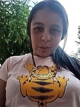 Abril01_ naked stripping on cam for live sex video chat