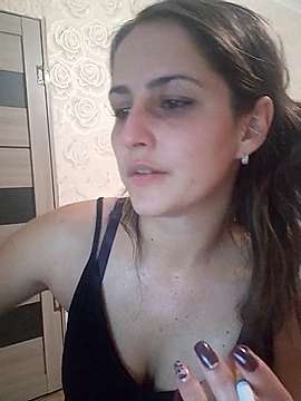 GlamourLedy naked stripping on cam for live sex video chat