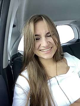 KristiCutee naked stripping on cam for live sex video chat