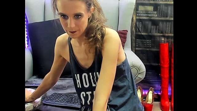 LadyChantale naked stripping on cam for live sex video chat