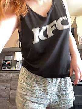 emmy_fan3 naked stripping on cam for live sex video chat