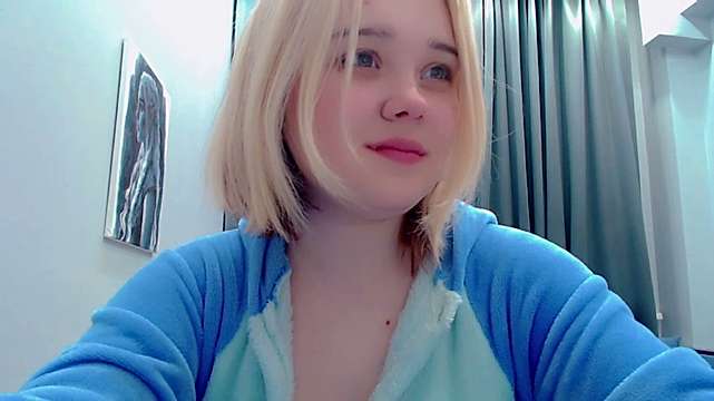 Finna_3 naked stripping on cam for live sex video chat