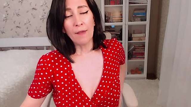 Hot_sexy_milf naked stripping on cam for live sex video chat