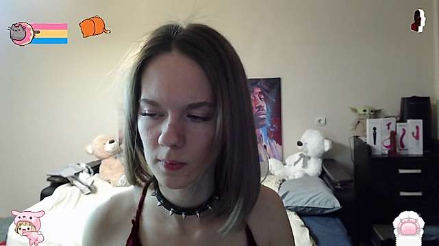 LittleElsie naked stripping on cam for live sex video chat