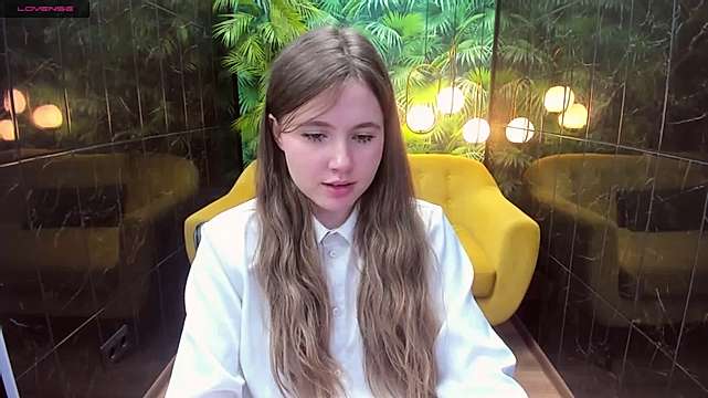 MaryannSoft naked stripping on cam for live sex video chat