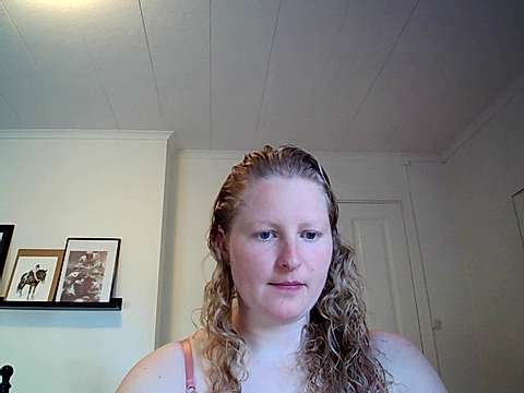 Ninaatje naked stripping on cam for live sex video chat