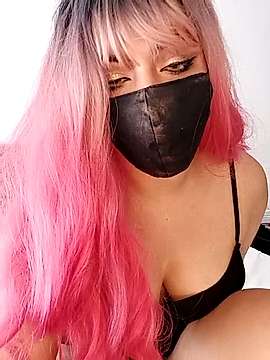 Safaea naked stripping on cam for live sex video chat