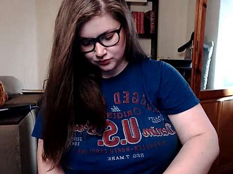 AlexandraCurvy naked stripping on cam for live sex video chat