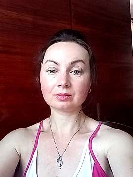 Luiza_Renae naked stripping on cam for live sex video chat